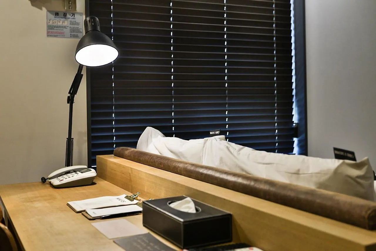 Jongro Makers X Pretty Hotel Seul