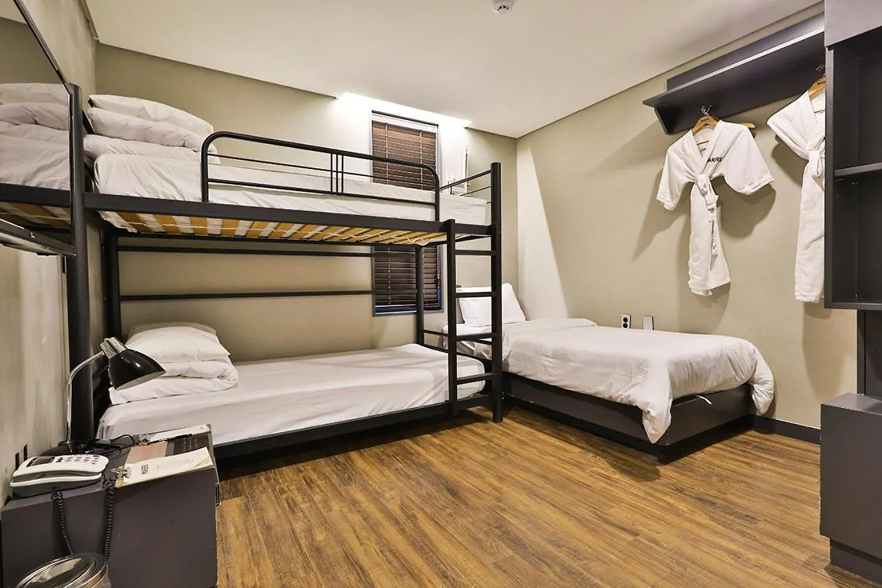 Jongro Makers X Pretty Hotel Seul