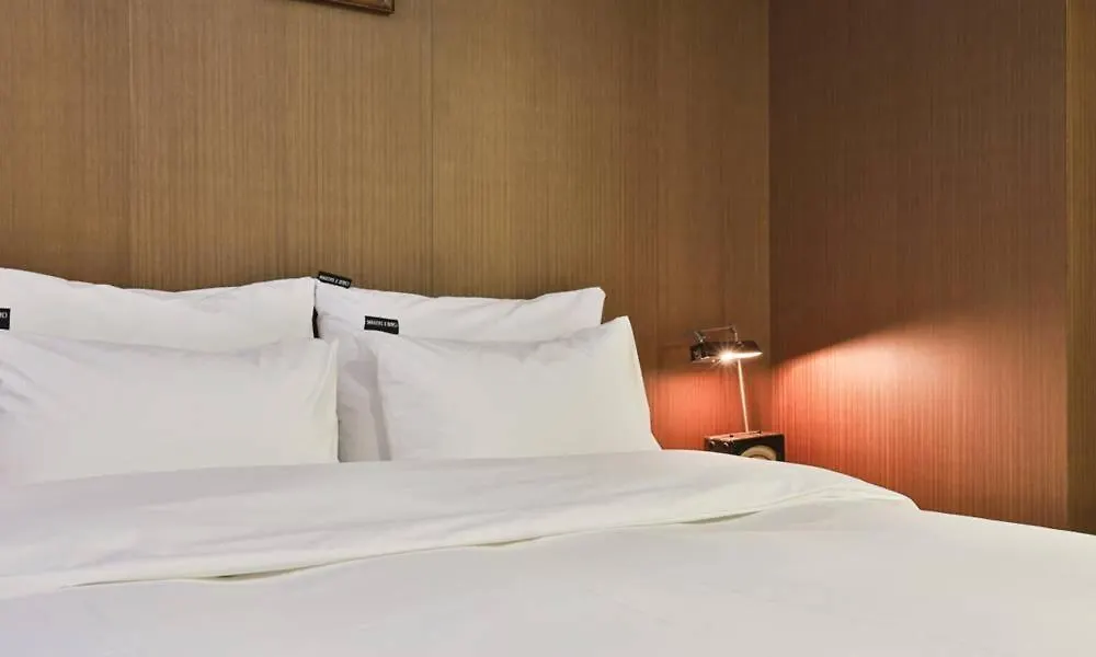 Jongro Makers X Pretty Hotel Seul
