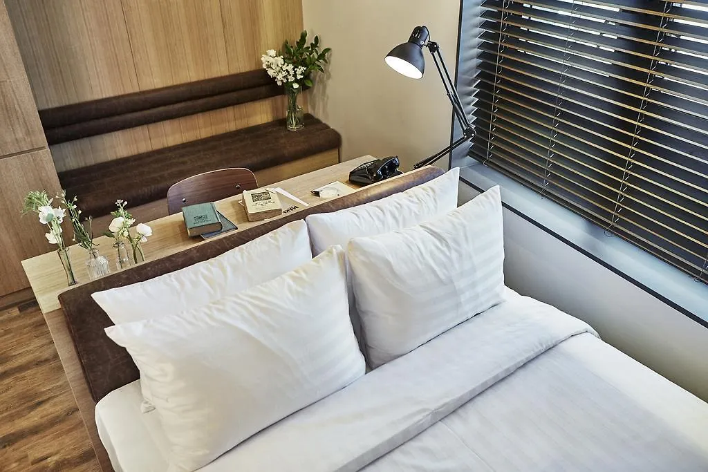 Jongro Makers X Pretty Hotel Seul
