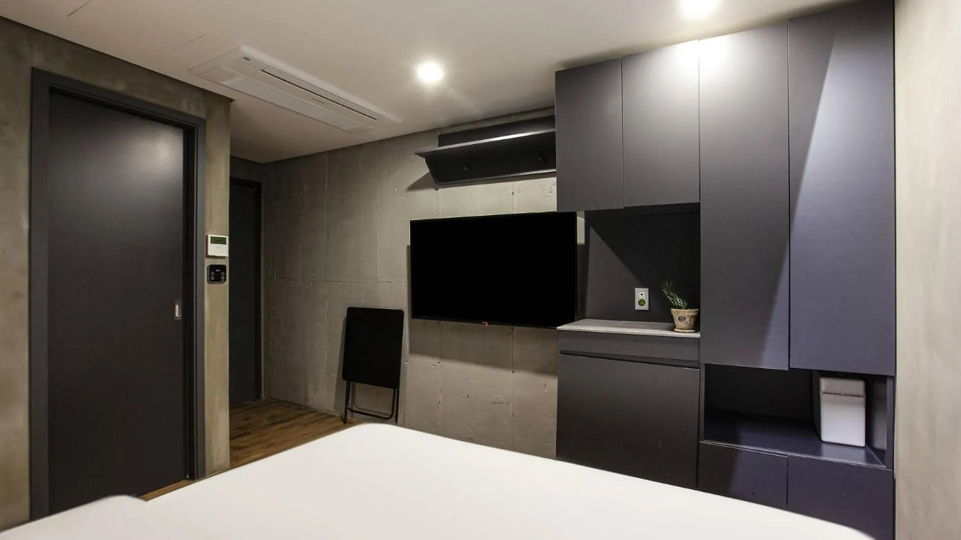 Jongro Makers X Pretty Hotel Seoul